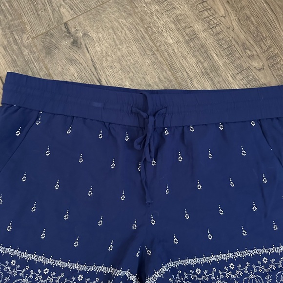 Loft Shorts - Picture 2 of 3